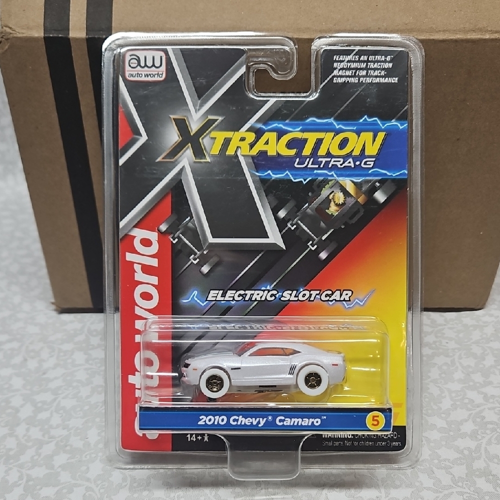auto world 2010 Chevy Camaro X-traction Ultra-G Slot Car iwheels